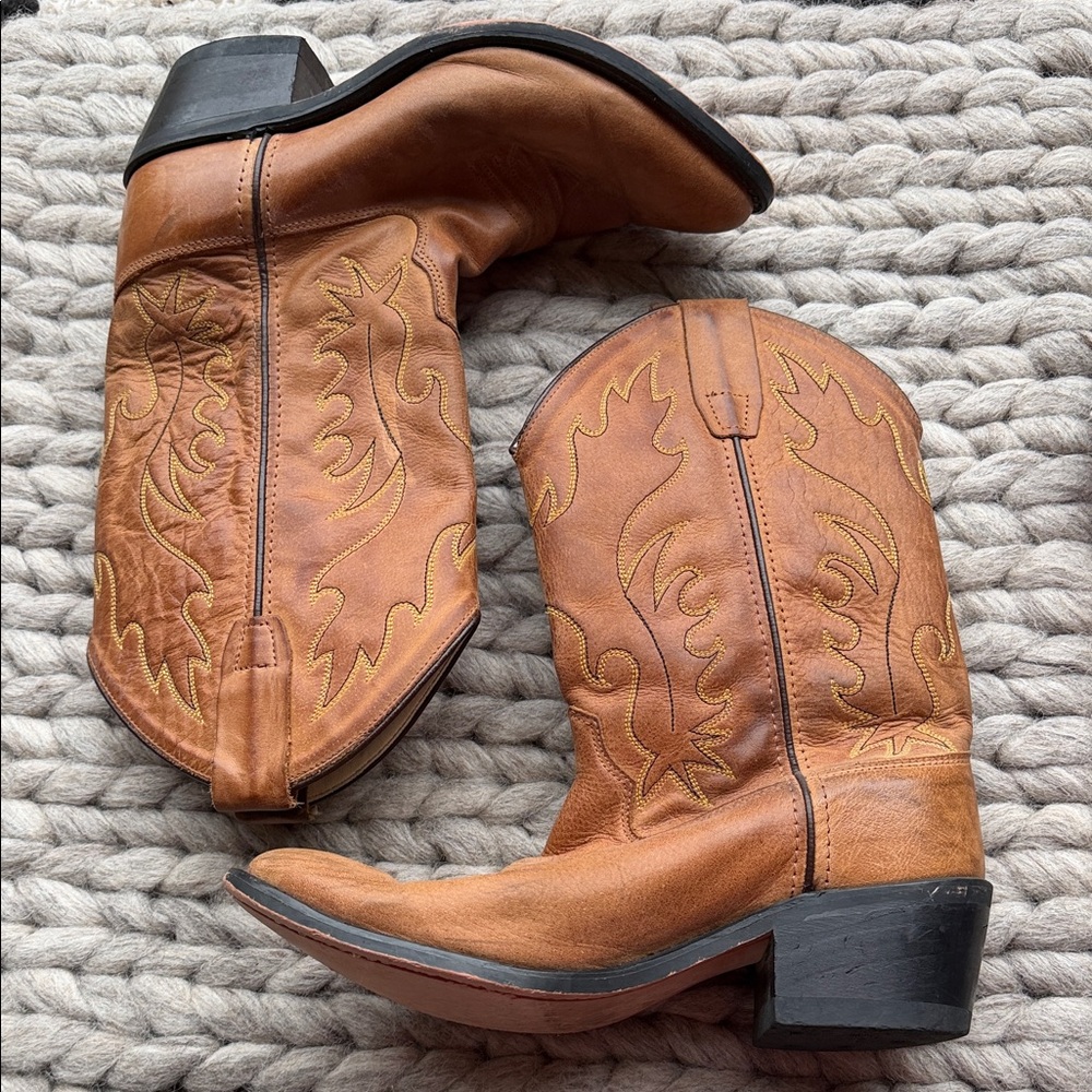 VINTAGE Kids Old West Tan Brown Western Cowboy Boots - yellow & black stitching - Picture 7 of 16